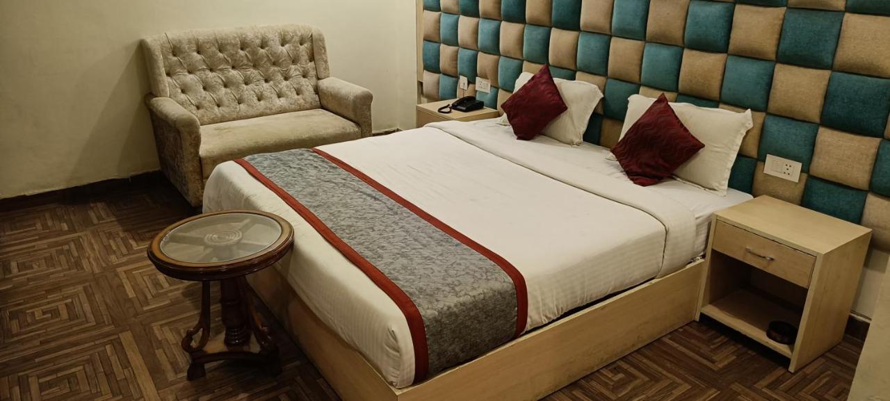 The Grand Orion Hotel Chinhat Exterior foto