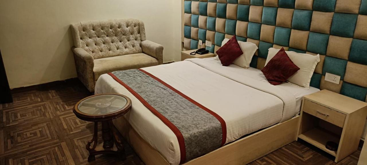The Grand Orion Hotel Chinhat Exterior foto