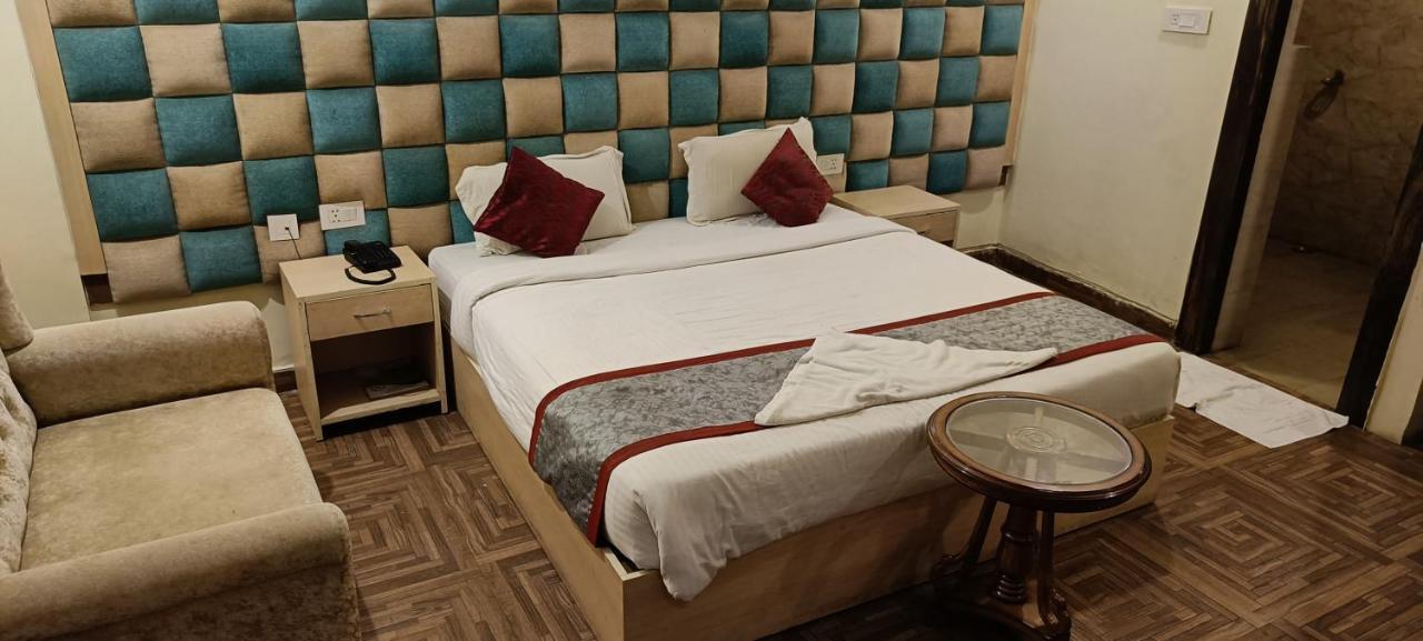 The Grand Orion Hotel Chinhat Exterior foto