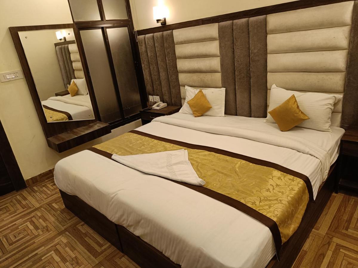 The Grand Orion Hotel Chinhat Exterior foto