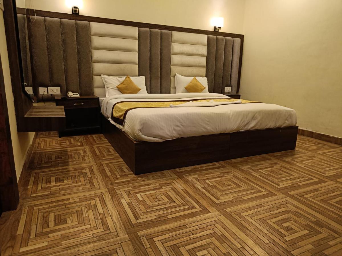 The Grand Orion Hotel Chinhat Exterior foto